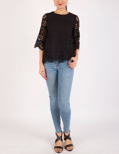 Charm Eyelet Scallop Hem Top (Black)