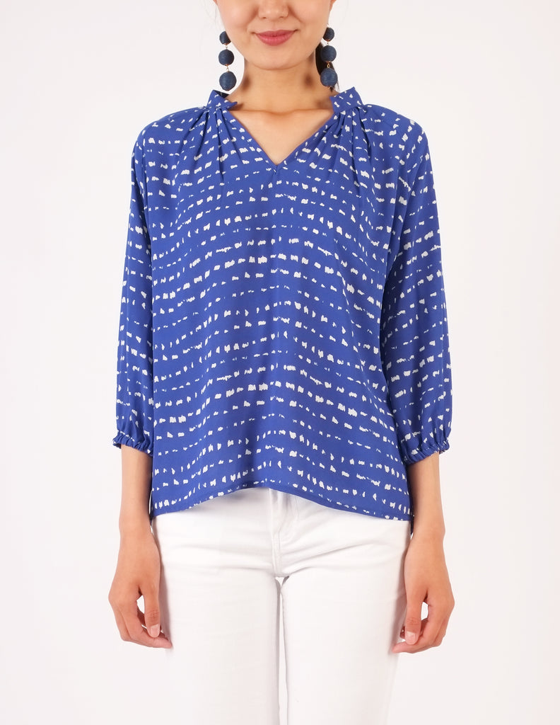 Chiara Split Neckline Top (Blue Print)